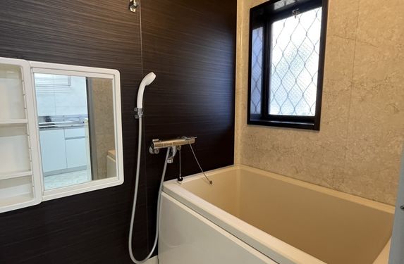 お風呂（窓付）