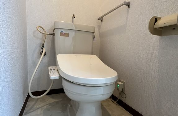 トイレ（温水洗浄便座）
