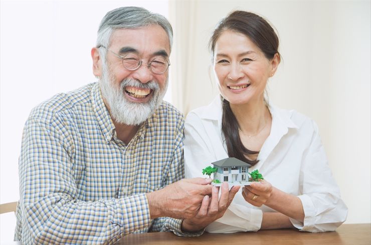 笑顔の夫婦